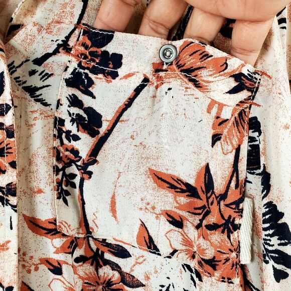 WE THE FREE Floral Pattern Button Down Blouse Size XS - Picture 7 of 8